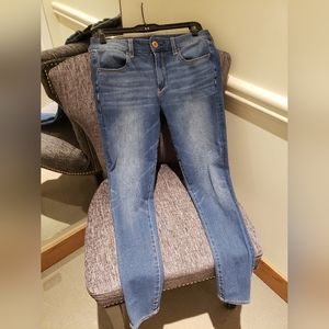 AMERICAN EAGLE HI-RISE JEGGING SIZE 6 REGULAR THE DREAM JEAN